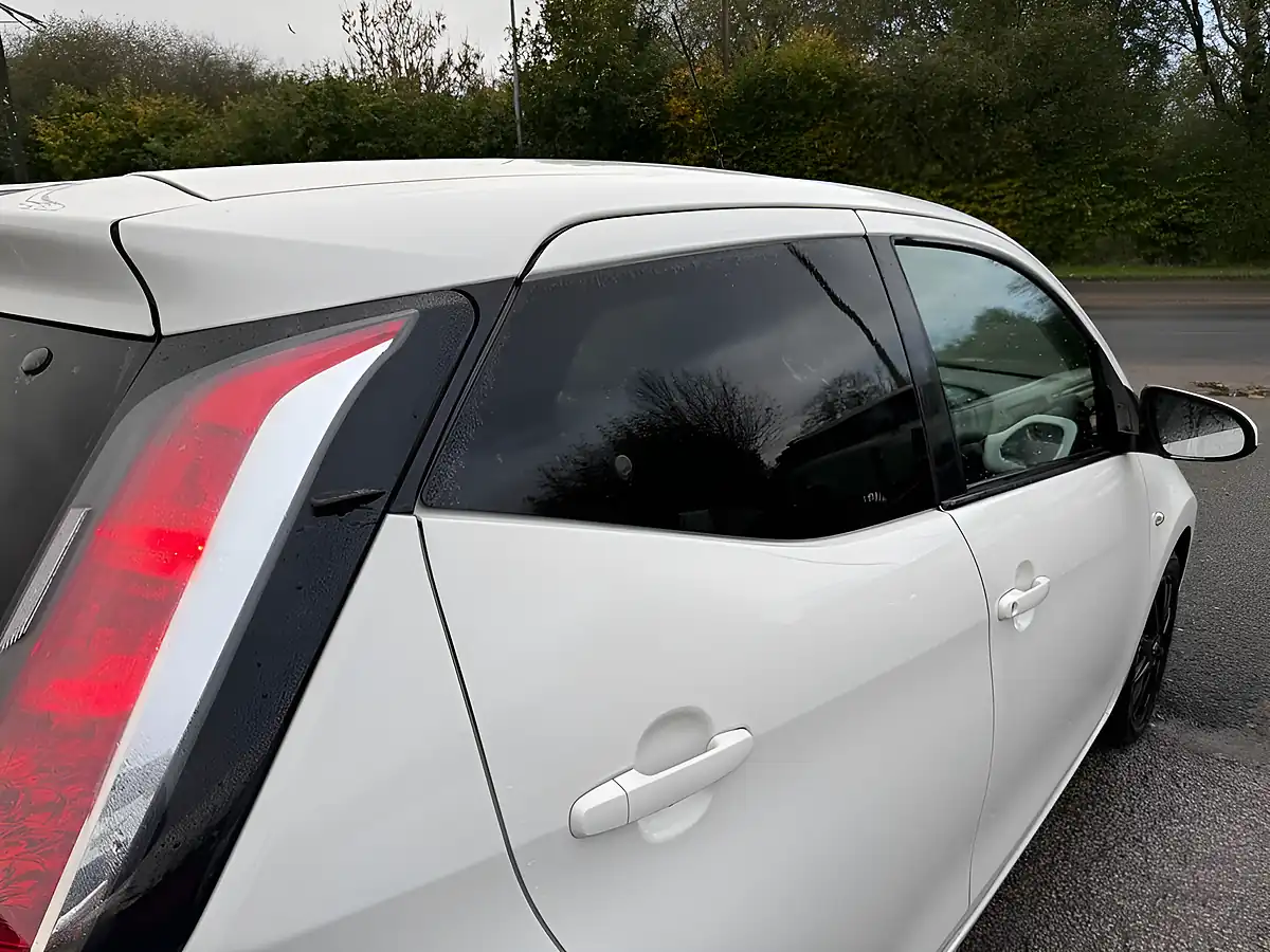 Used 2017 Toyota Aygo X-Style White - Interior and Exterior details 4