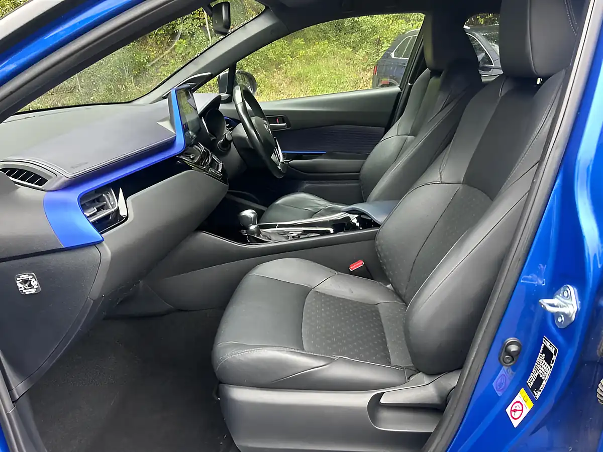 Used 2017 Toyota C-Hr Dynamic Blue - Interior and Exterior details 11