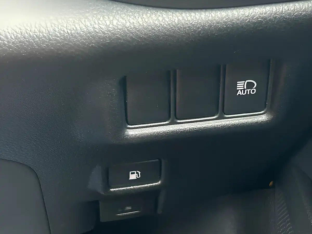 Used 2017 Toyota C-Hr Dynamic Blue - Interior and Exterior details 15