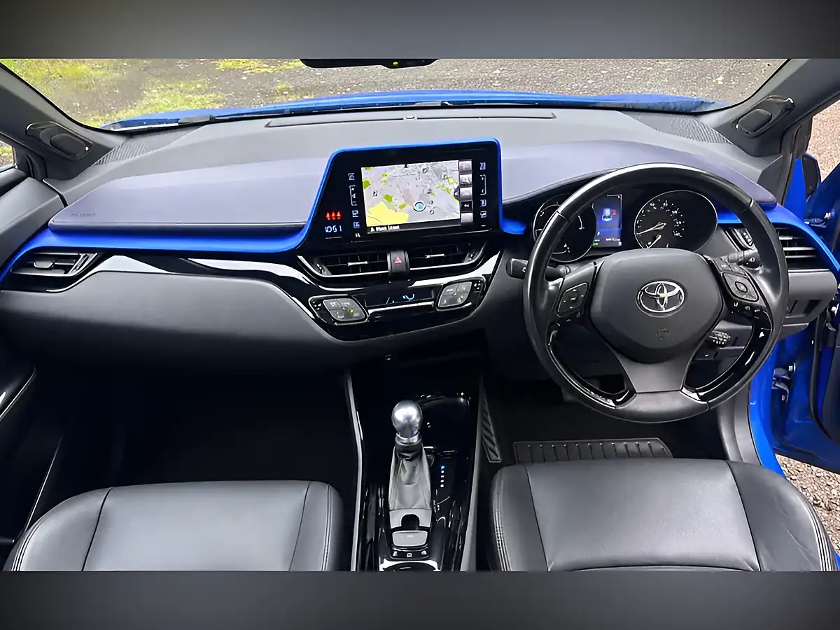 Used 2017 Toyota C-Hr Dynamic Blue - Interior and Exterior details 3