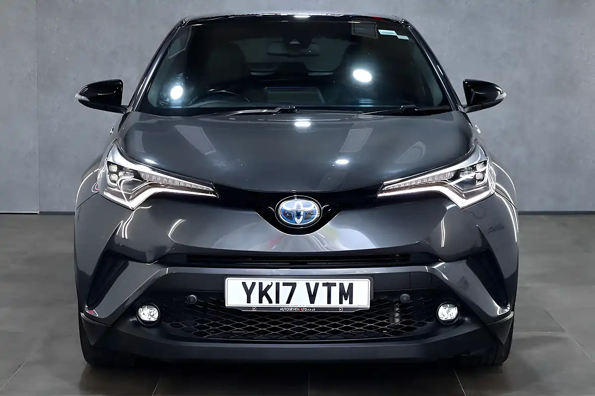 Used 2017 Toyota C-Hr Dynamic Decuma Grey - Interior and Exterior details 16