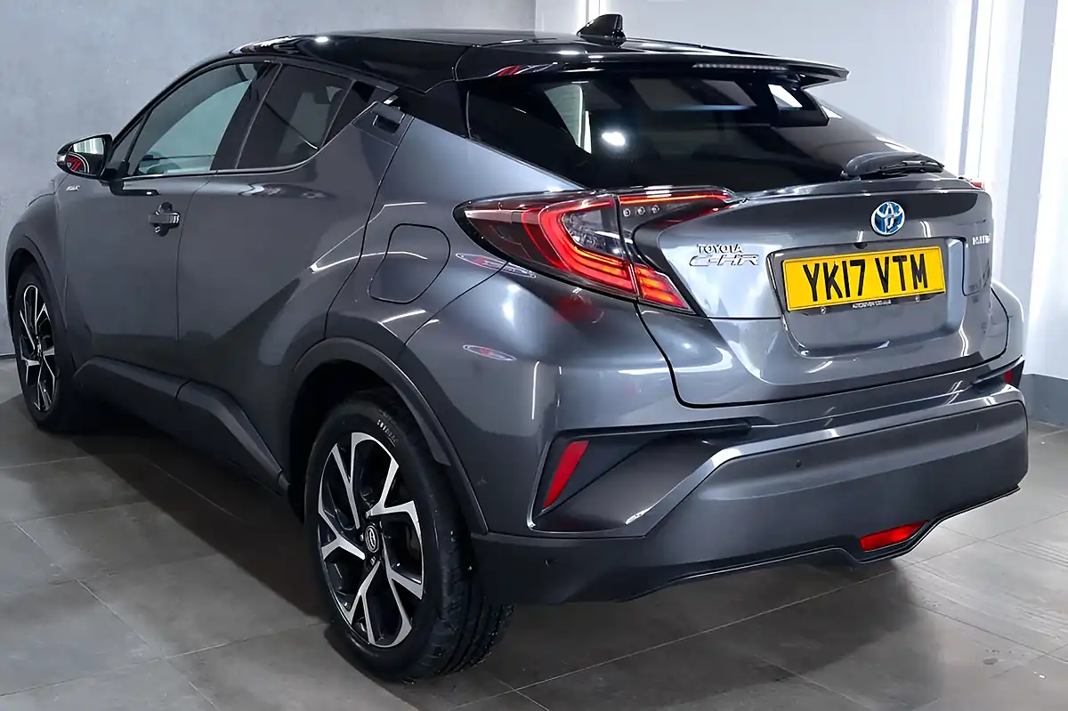 Used 2017 Toyota C-Hr Dynamic Decuma Grey - Interior and Exterior details 2