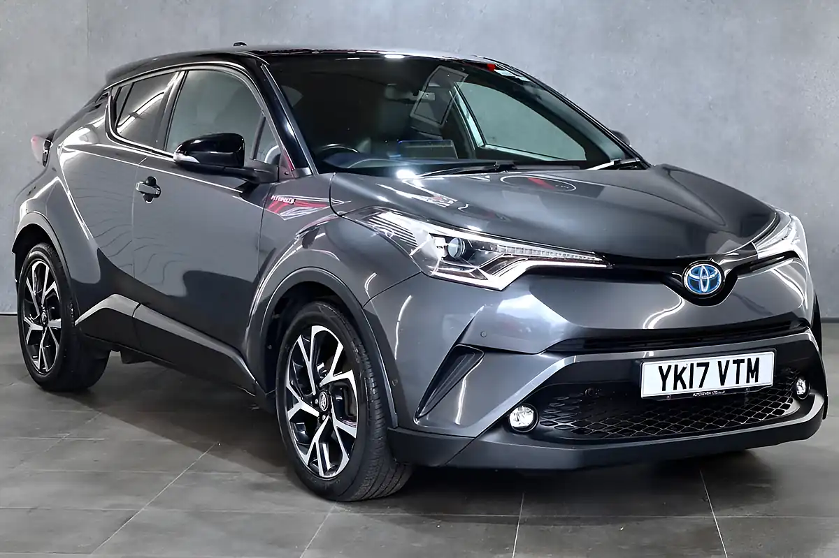 Used 2017 Toyota C-Hr Dynamic Decuma Grey - Interior and Exterior details 4