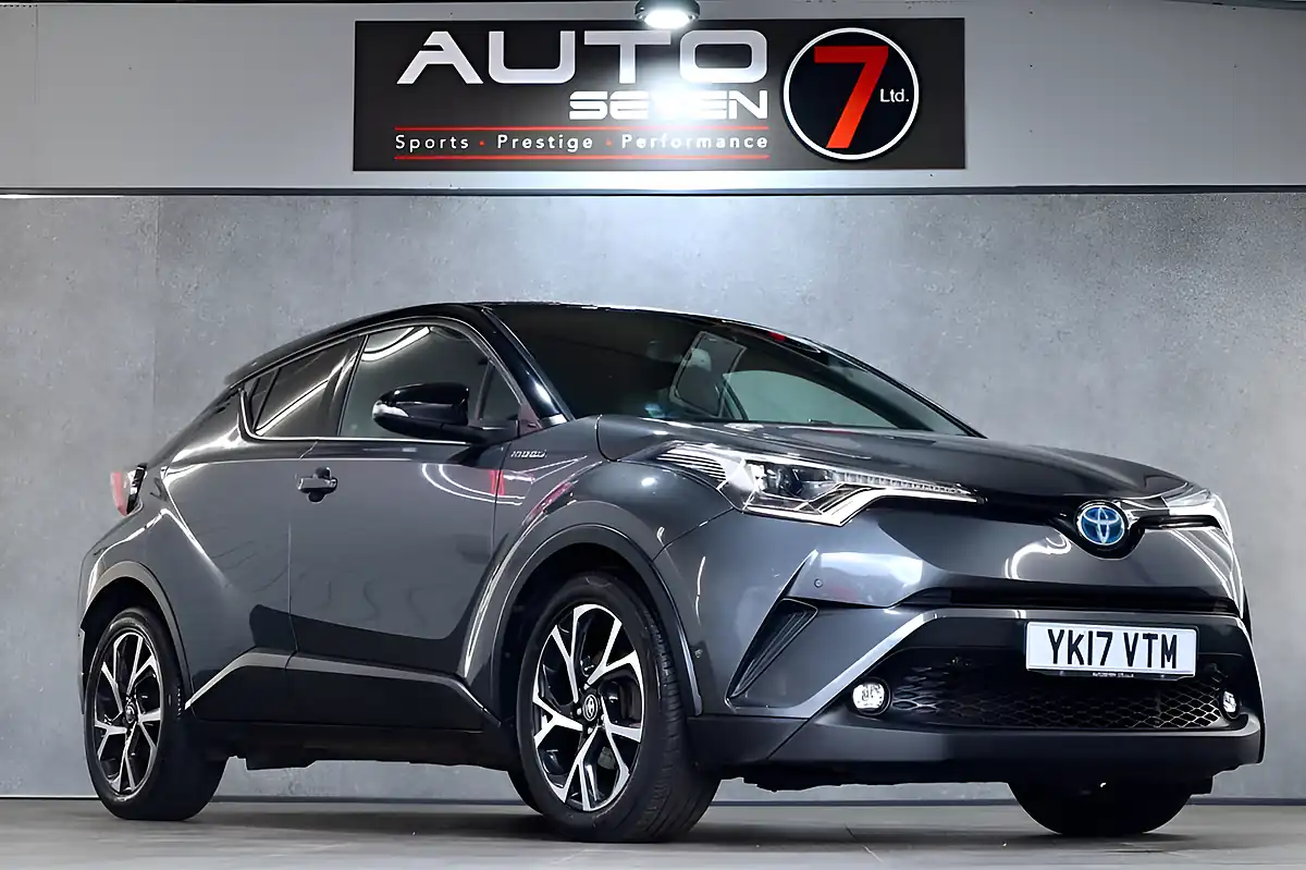 Used 2017 Toyota C-Hr Dynamic Decuma Grey - Interior and Exterior details 5