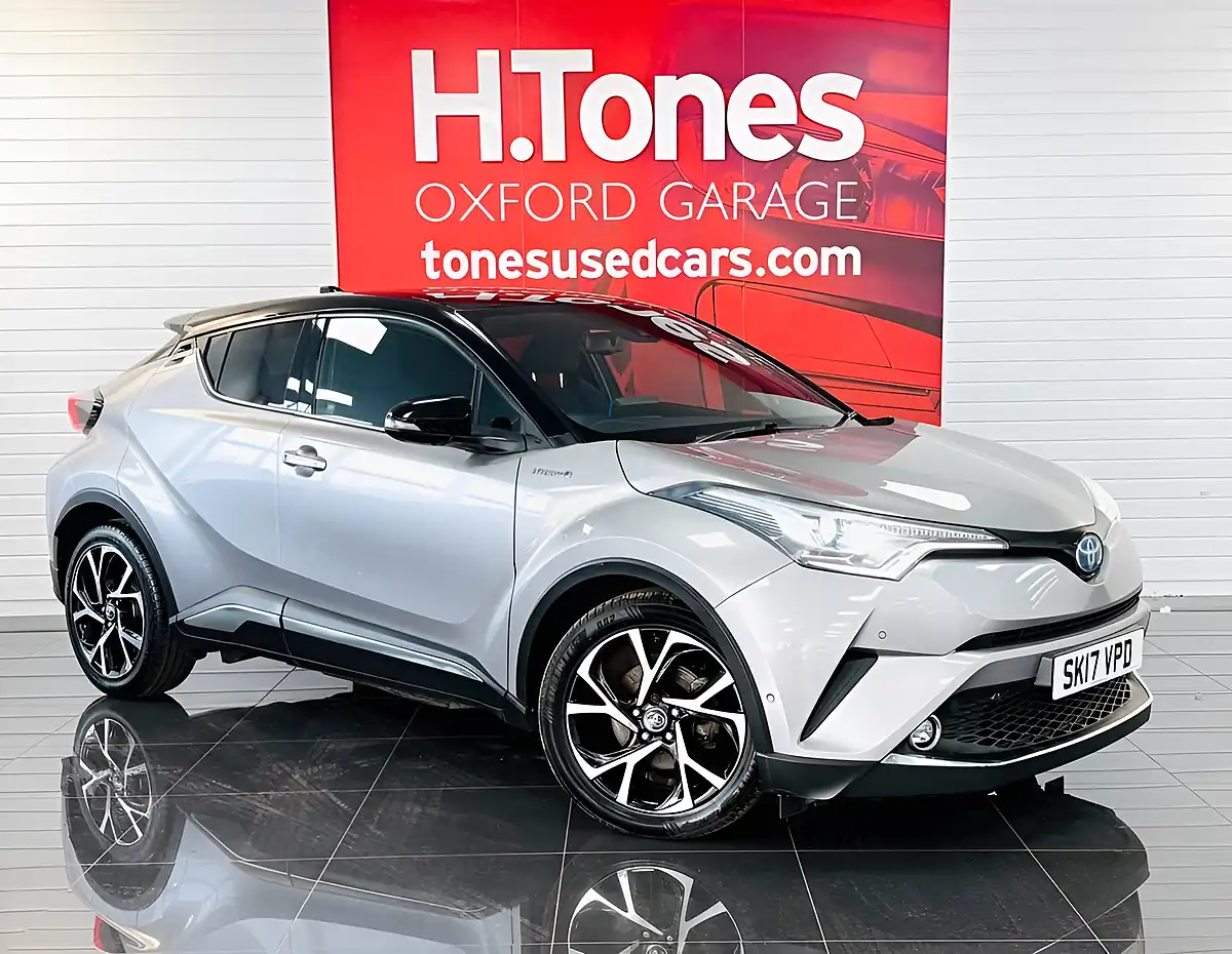 Used 2017 Toyota C-Hr Dynamic Silver - Front View
