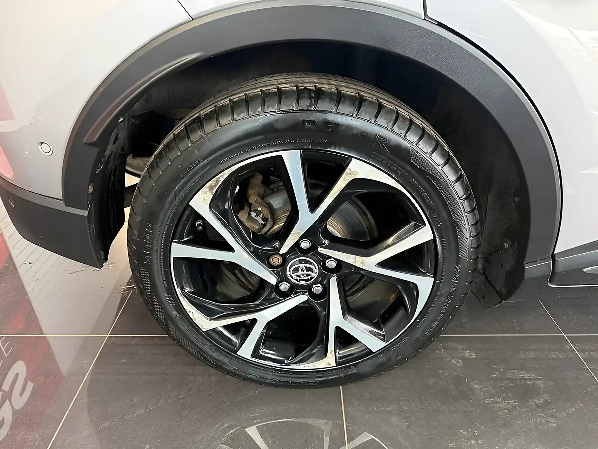 Used 2017 Toyota C-Hr Dynamic Silver - Interior and Exterior details 3