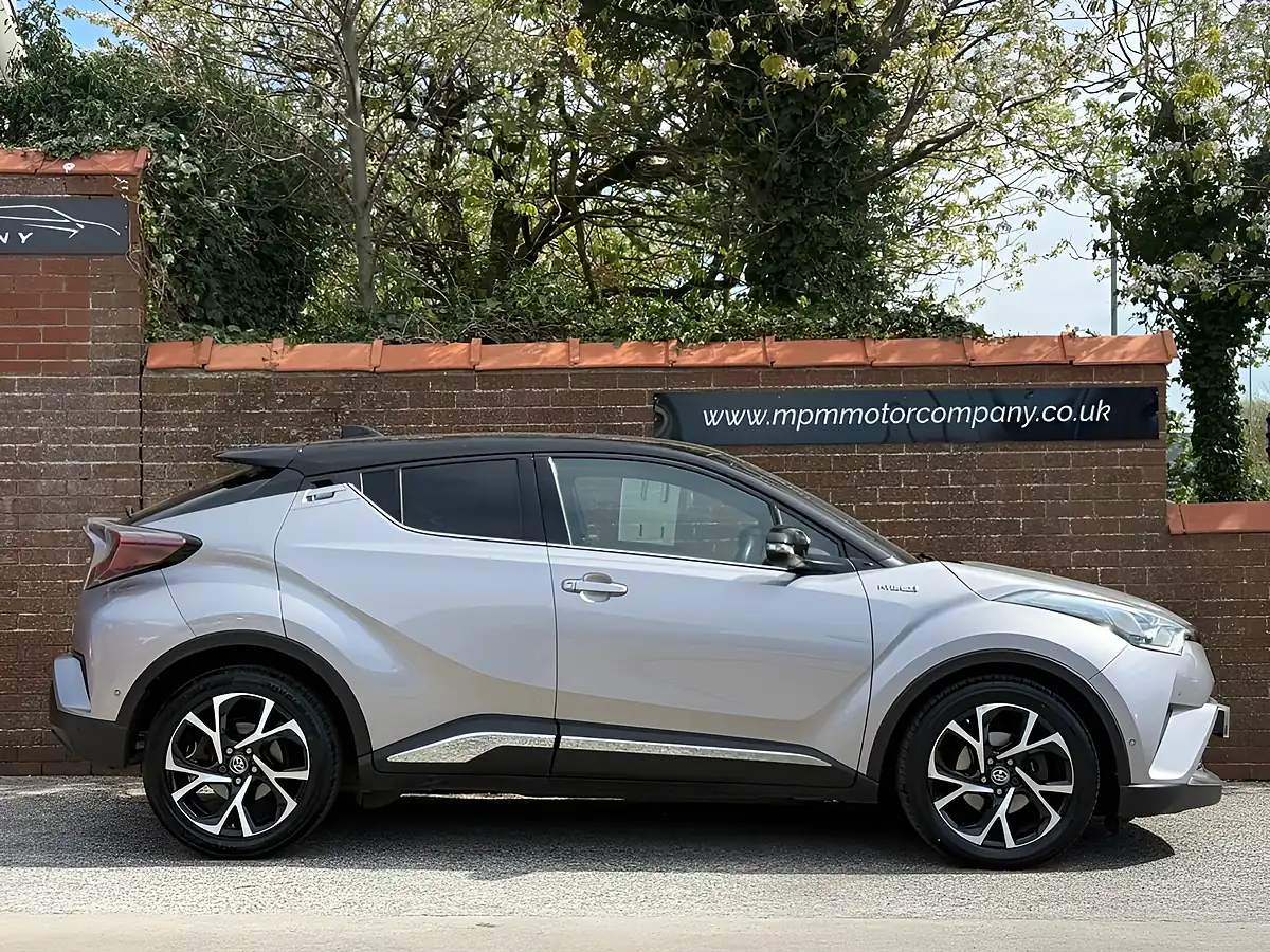 Used 2017 Toyota C-Hr Dynamic Silver - Interior and Exterior details 3