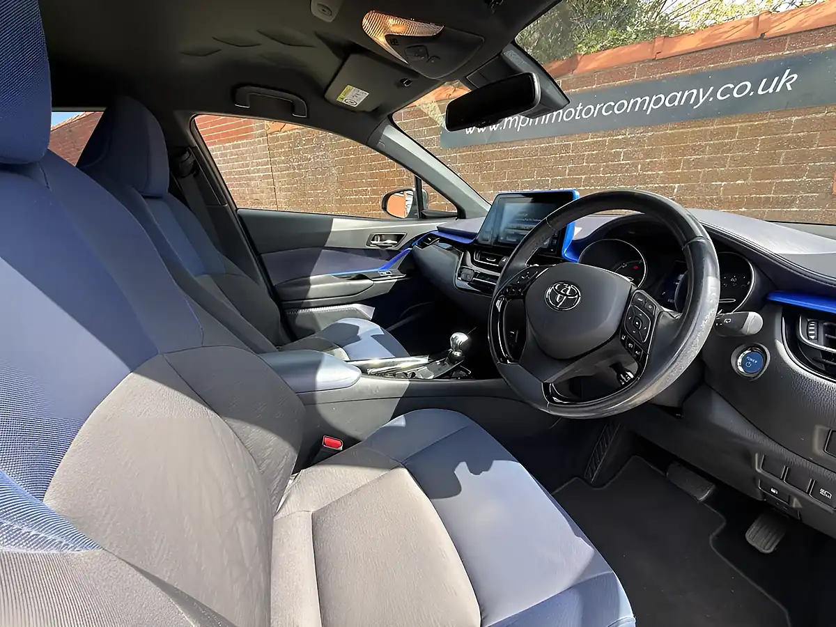 Used 2017 Toyota C-Hr Dynamic Silver - Interior and Exterior details 9