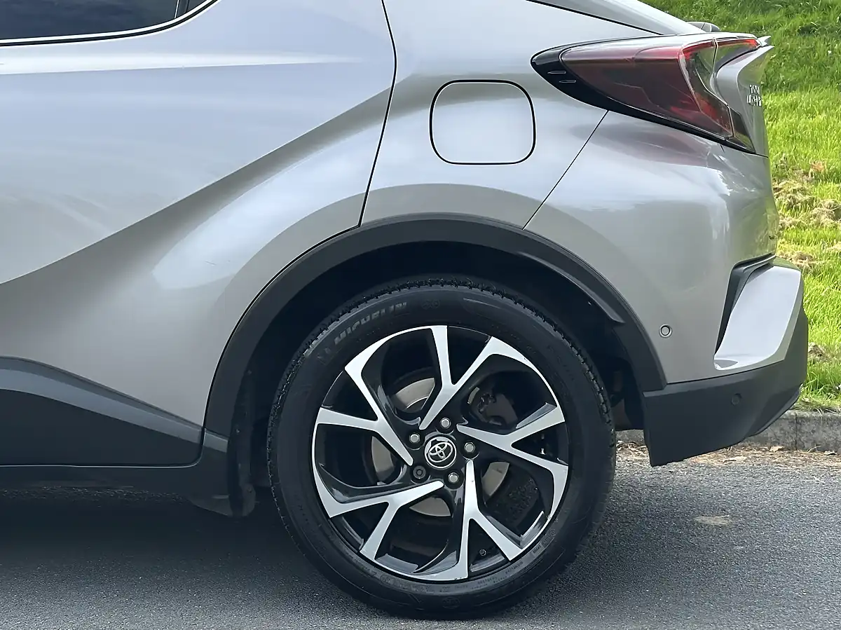 Used 2017 Toyota C-Hr Dynamic Silver - Interior and Exterior details 13