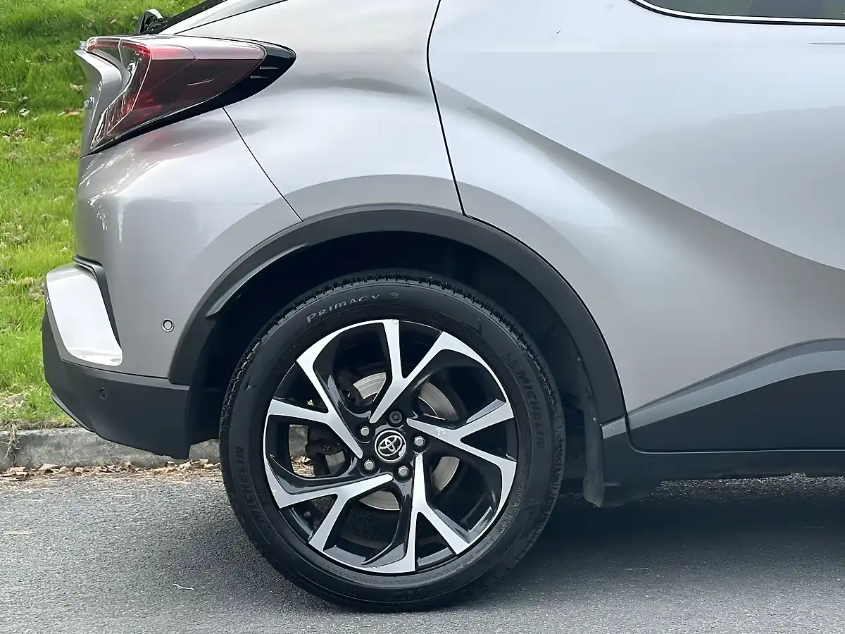 Used 2017 Toyota C-Hr Dynamic Silver - Interior and Exterior details 8