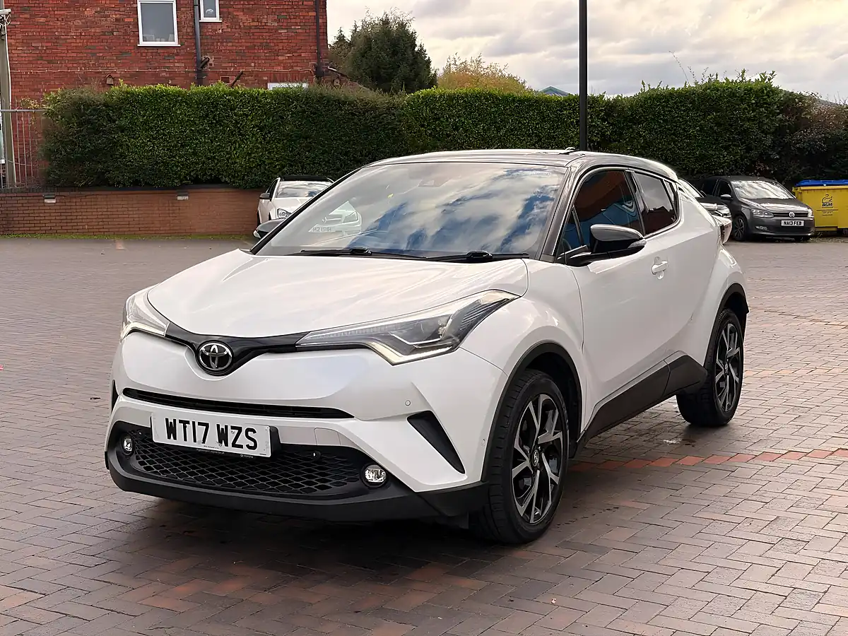 Used 2017 Toyota C-Hr Dynamic White - Interior and Exterior details 10