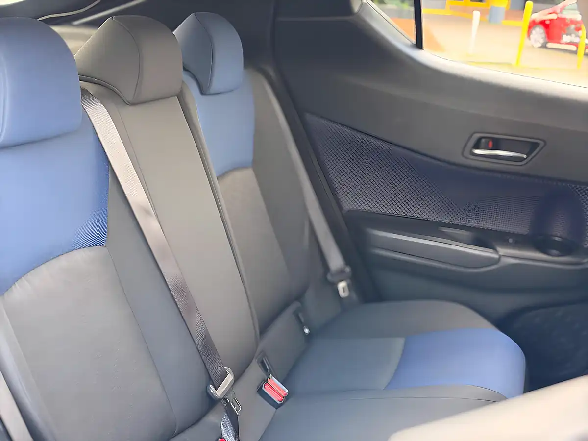 Used 2017 Toyota C-Hr Dynamic White - Interior and Exterior details 16