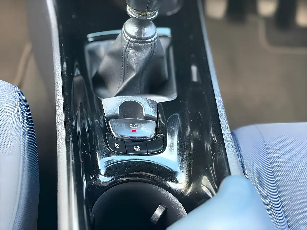 Used 2017 Toyota C-Hr Dynamic White - Interior and Exterior details 18