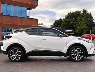 Used 2017 Toyota C-Hr Dynamic White - Interior and Exterior details 4