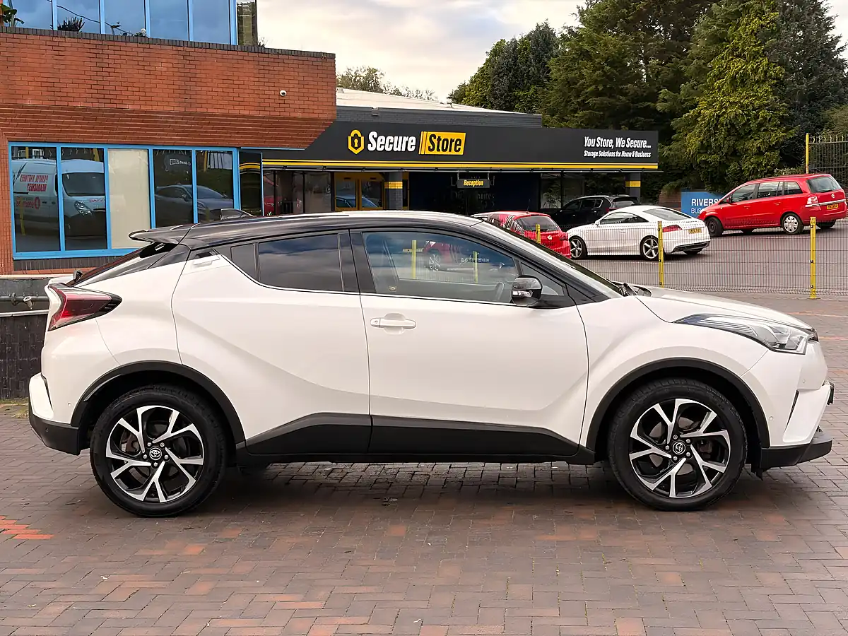 Used 2017 Toyota C-Hr Dynamic White - Interior and Exterior details 5