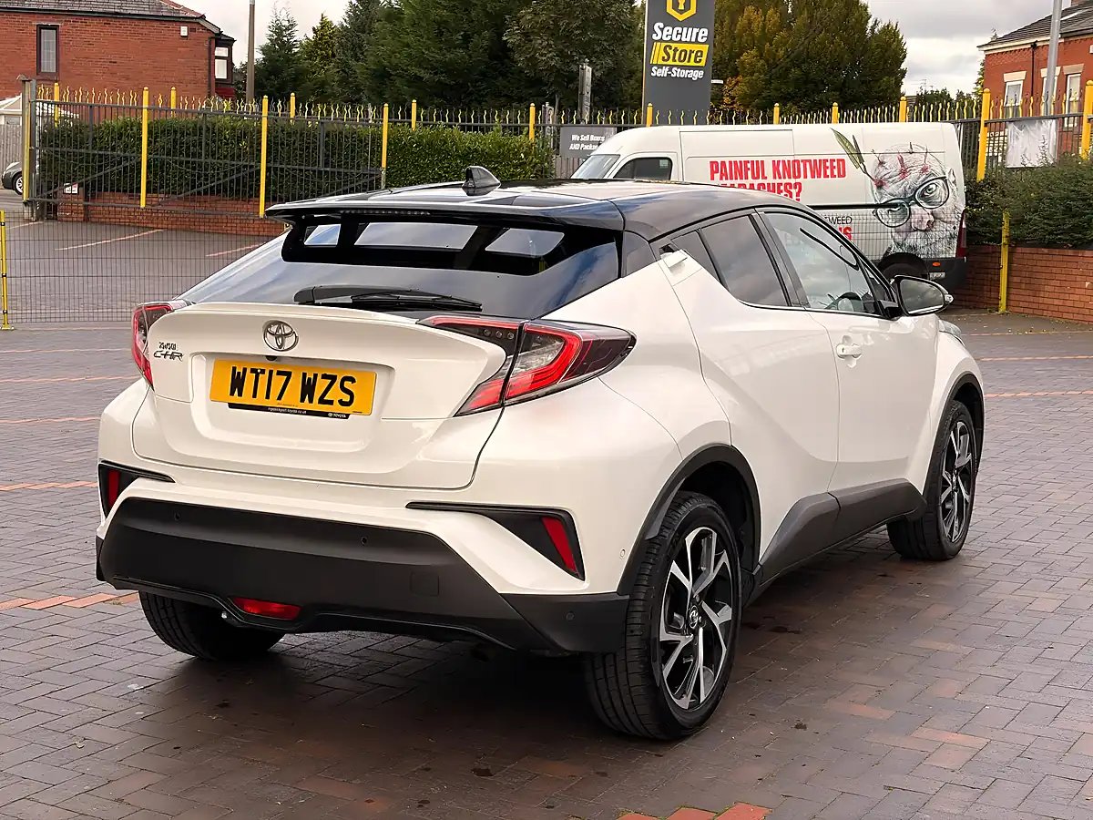 Used 2017 Toyota C-Hr Dynamic White - Interior and Exterior details 7