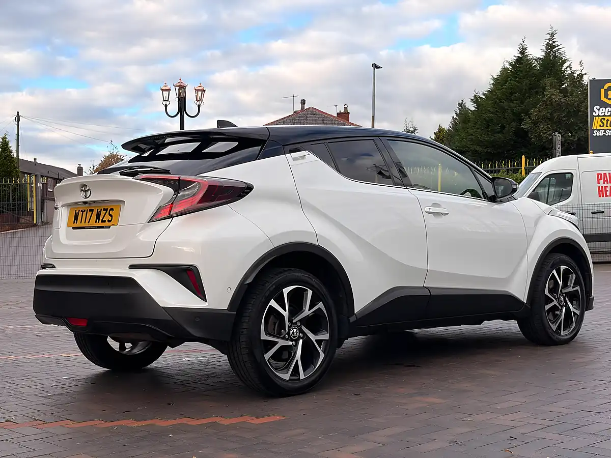 Used 2017 Toyota C-Hr Dynamic White - Interior and Exterior details 8