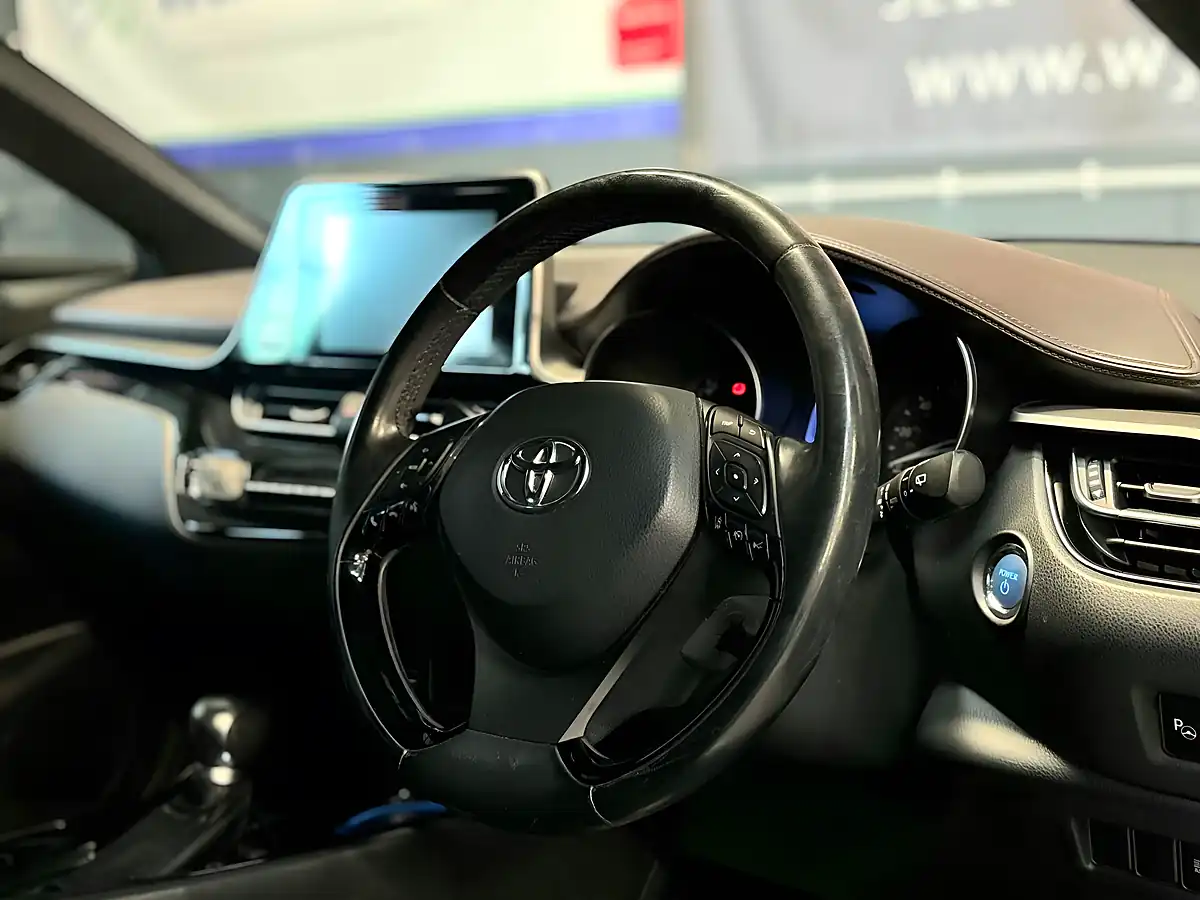 Used 2017 Toyota C-Hr Excel Silver - Interior and Exterior details 12
