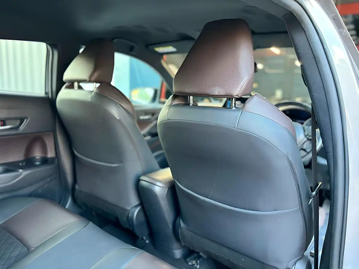 Used 2017 Toyota C-Hr Excel Silver - Interior and Exterior details 14