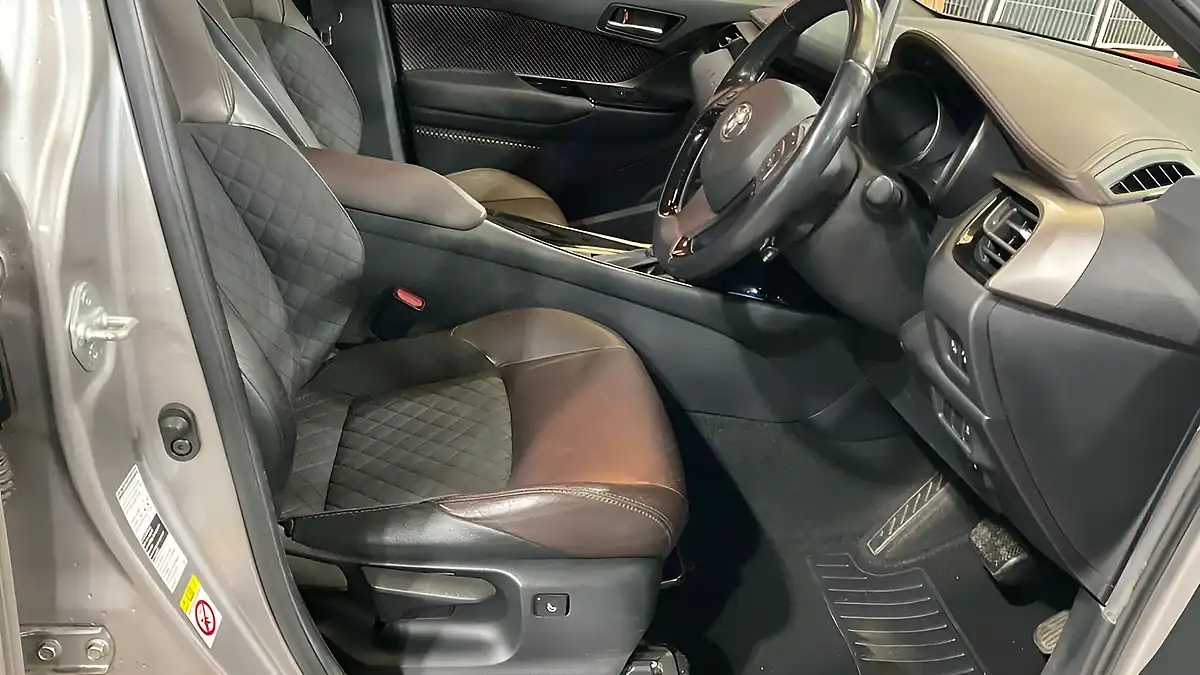 Used 2017 Toyota C-Hr Excel Silver - Interior and Exterior details 11