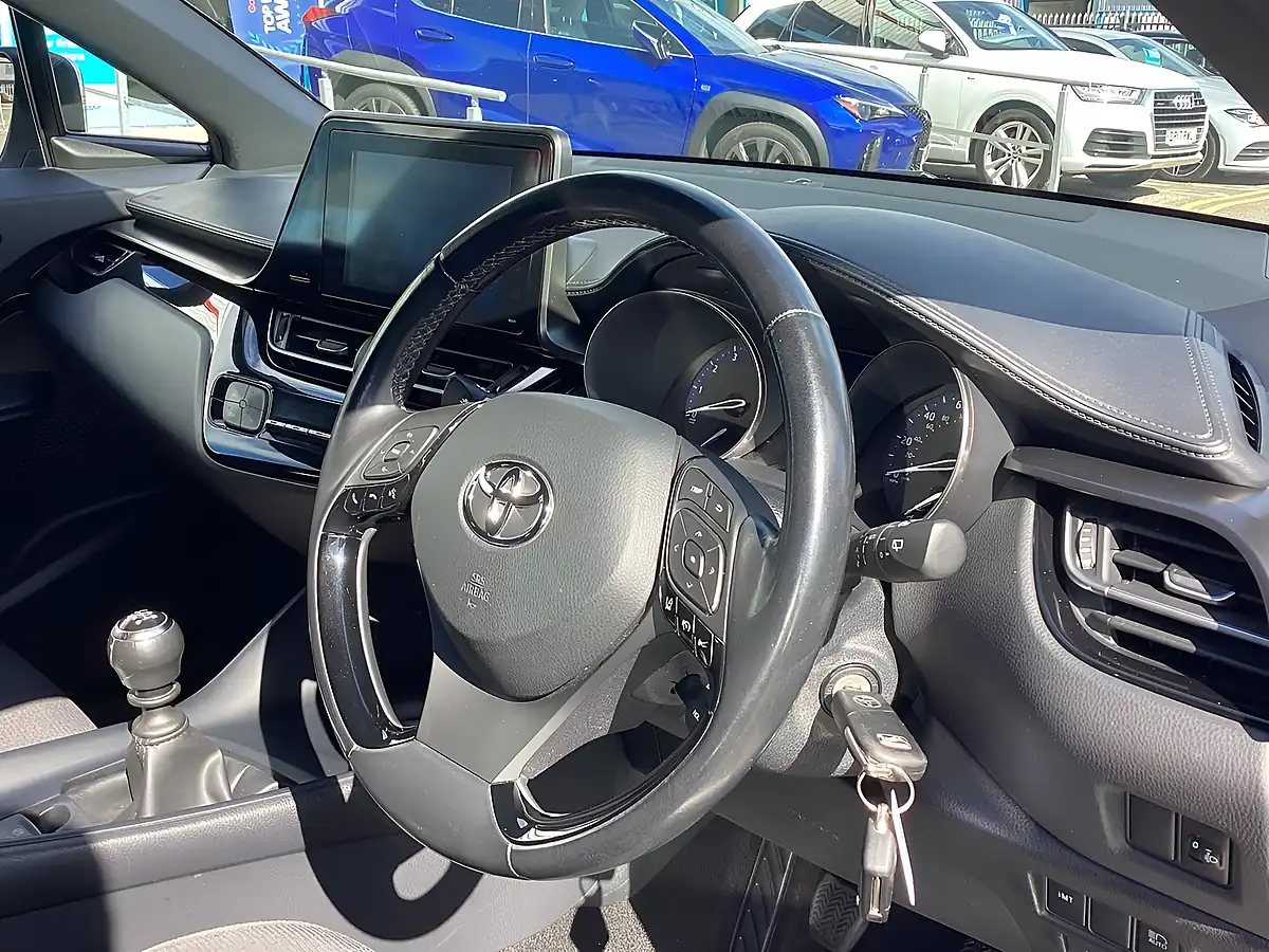 Used 2017 Toyota C-Hr Icon Silver - Interior and Exterior details 7