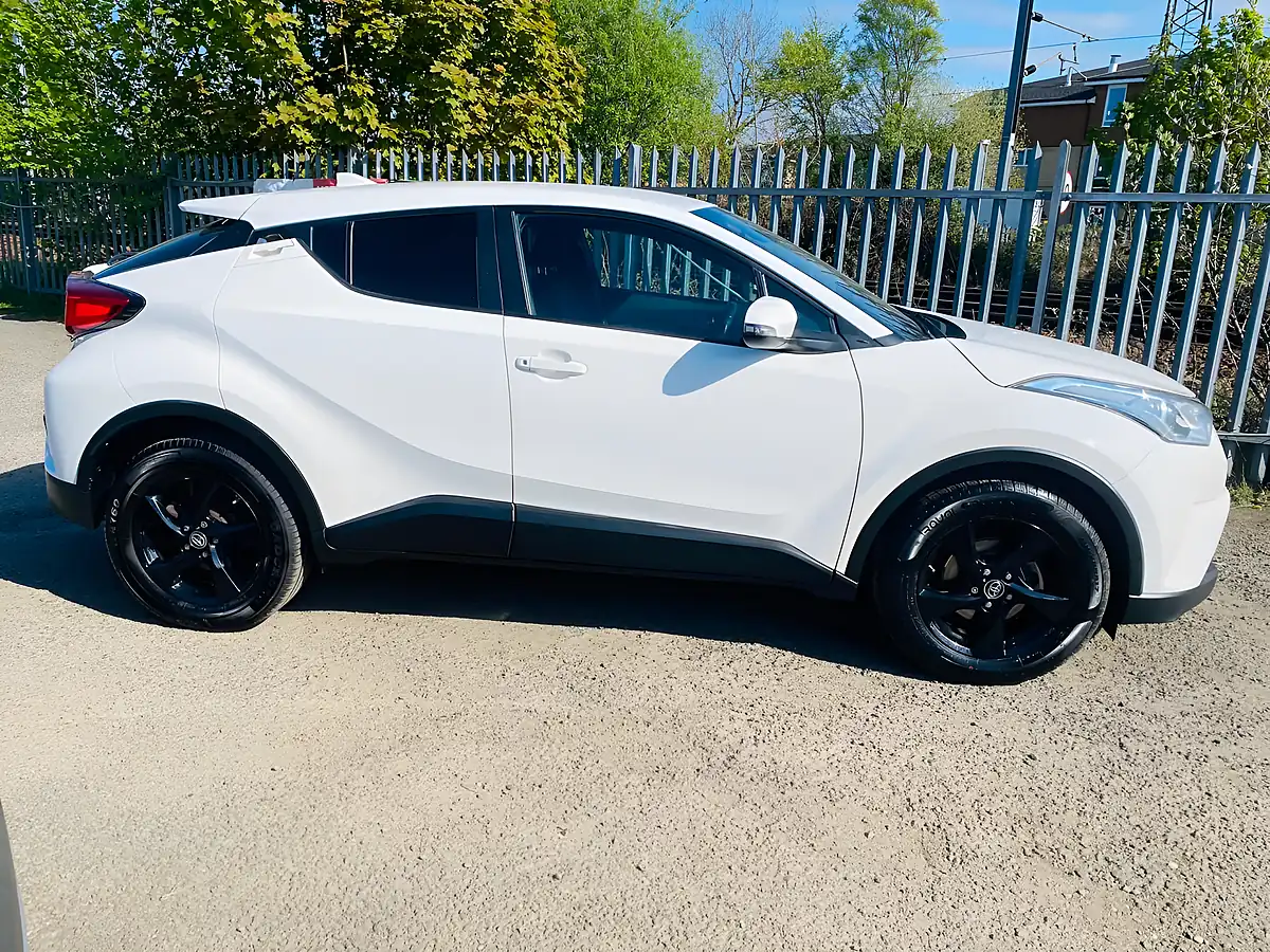 Used 2017 Toyota C-Hr Icon White - Interior and Exterior details 9