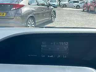 Used 2017 Toyota Esquire 5dr Cvt Euro 6 White - Interior and Exterior details 18