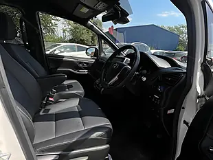 Used 2017 Toyota Esquire 5dr Cvt Euro 6 White - Interior and Exterior details 9