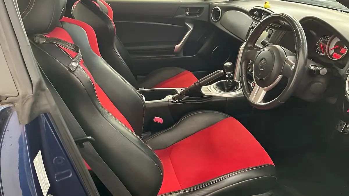 Used 2017 Toyota GT86 Coupe Blue - Interior and Exterior details 8