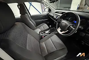Used 2017 Toyota Hilux Active Green - Interior and Exterior details 12