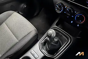 Used 2017 Toyota Hilux Active Green - Interior and Exterior details 17
