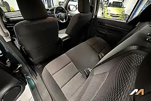 Used 2017 Toyota Hilux Active Green - Interior and Exterior details 19