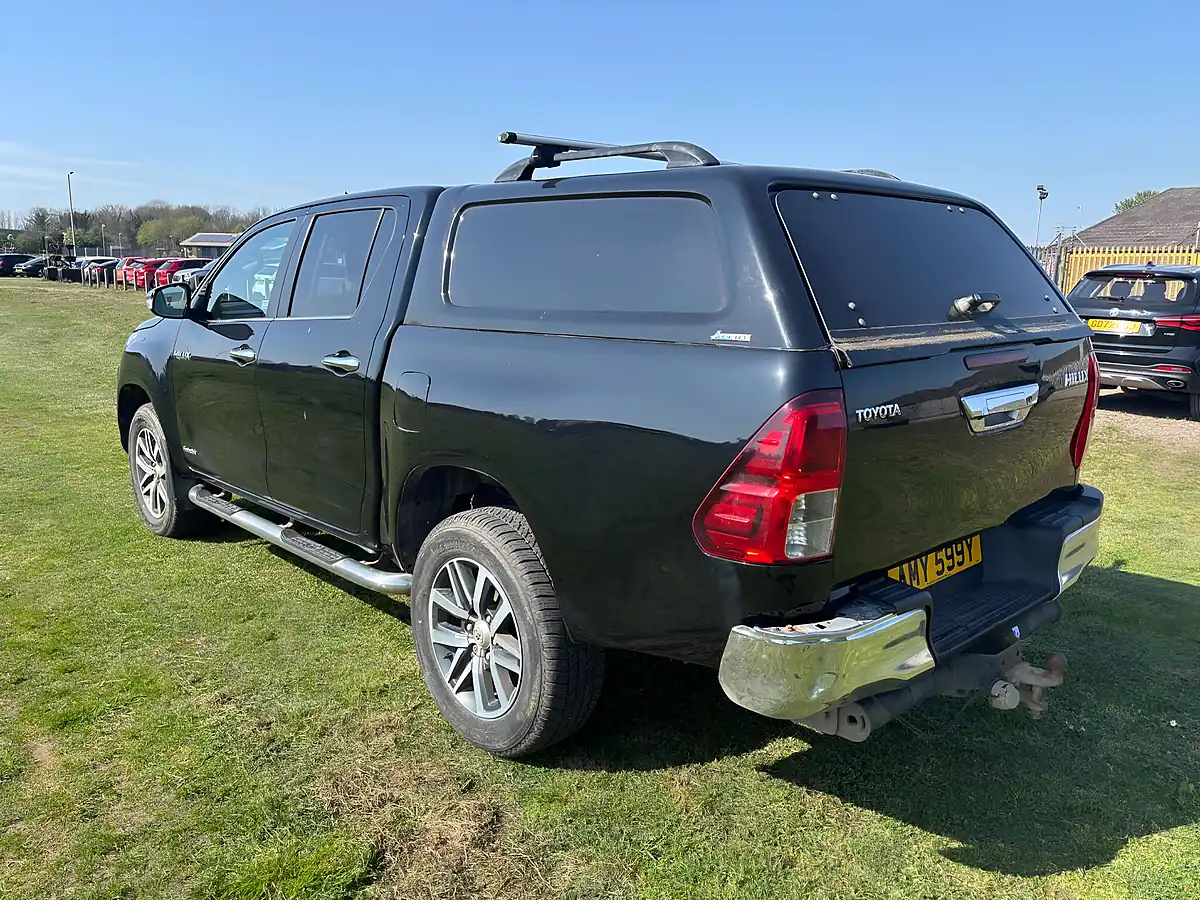 Used 2017 Toyota Hilux Invincible Black - Interior and Exterior details 2
