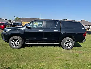 Used 2017 Toyota Hilux Invincible Black - Interior and Exterior details 6