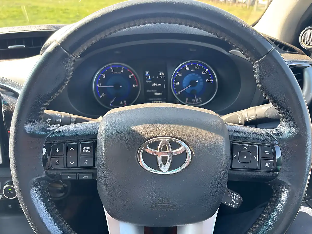Used 2017 Toyota Hilux Invincible Black - Interior and Exterior details 8