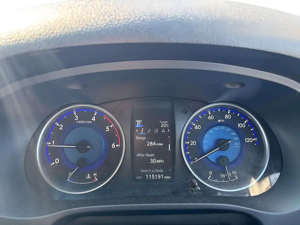 Used 2017 Toyota Hilux Invincible Black - Interior and Exterior details 9