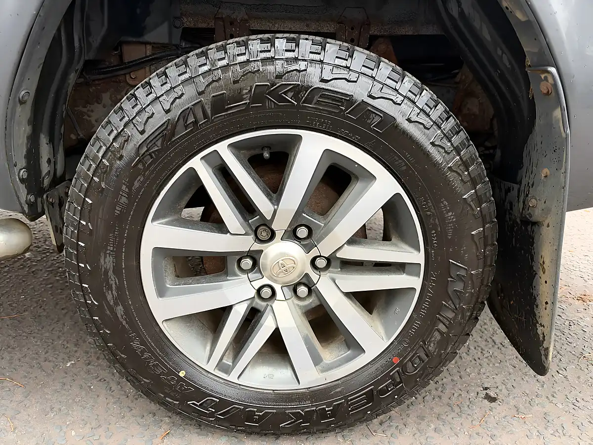 Used 2017 Toyota Hilux Invincible Grey - Interior and Exterior details 3