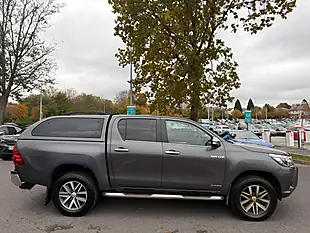 Used 2017 Toyota Hilux Invincible Grey - Interior and Exterior details 8