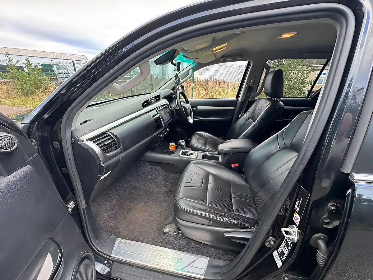 Used 2017 Toyota Hilux Invincible X Black - Interior and Exterior details 11
