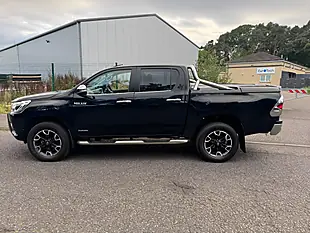 Used 2017 Toyota Hilux Invincible X Black - Interior and Exterior details 4