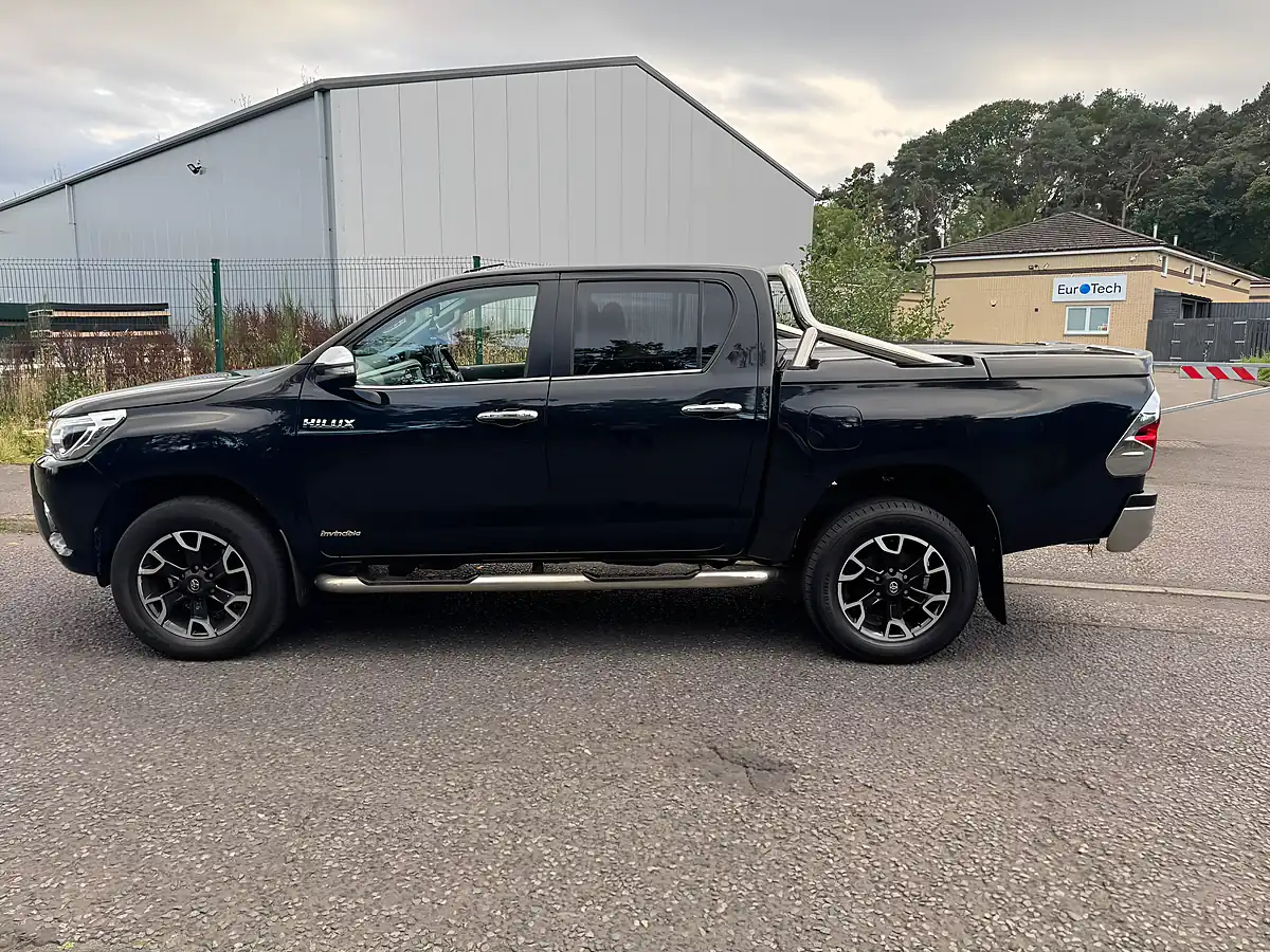 Used 2017 Toyota Hilux Invincible X Black - Interior and Exterior details 4