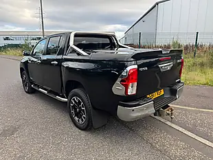 Used 2017 Toyota Hilux Invincible X Black - Interior and Exterior details 6