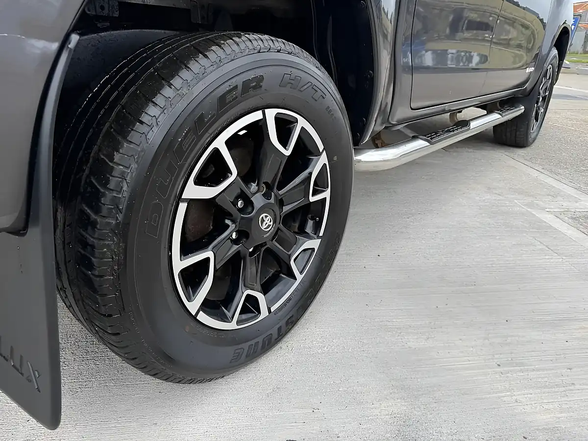 Used 2017 Toyota Hilux Invincible X Grey - Interior and Exterior details 12
