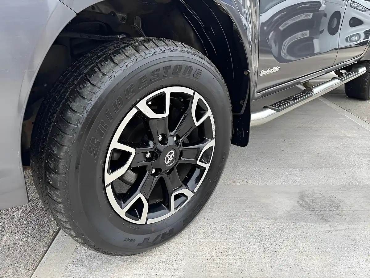 Used 2017 Toyota Hilux Invincible X Grey - Interior and Exterior details 13