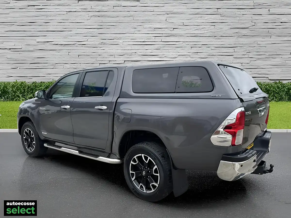 Used 2017 Toyota Hilux Invincible X Grey - Interior and Exterior details 8