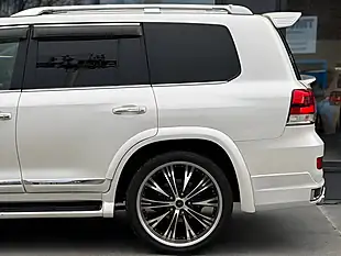 Used 2017 Toyota Land Cruiser Amazon White - Interior and Exterior details 12