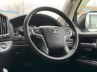 Used 2017 Toyota Land Cruiser Amazon White - Interior and Exterior details 16