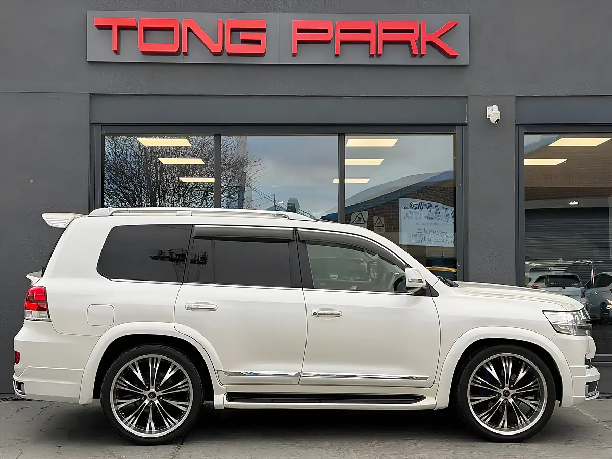 Used 2017 Toyota Land Cruiser Amazon White - Interior and Exterior details 5