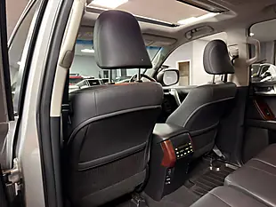 Used 2017 Toyota Land Cruiser Invincible Brilliant Silver - Interior and Exterior details 12