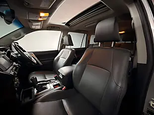 Used 2017 Toyota Land Cruiser Invincible Brilliant Silver - Interior and Exterior details 17